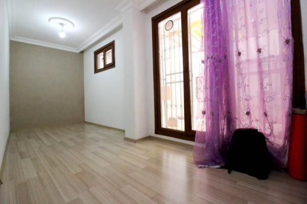 Home Vizyon'dan Bahçelievler Şirinevlerde Satılık 1+1 Daire.