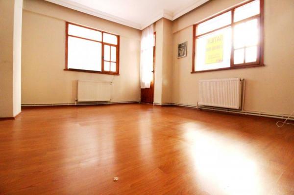 Home Vizyon 'dan  Bahçelievler Hürriyet Satılık 2+1 Daire.