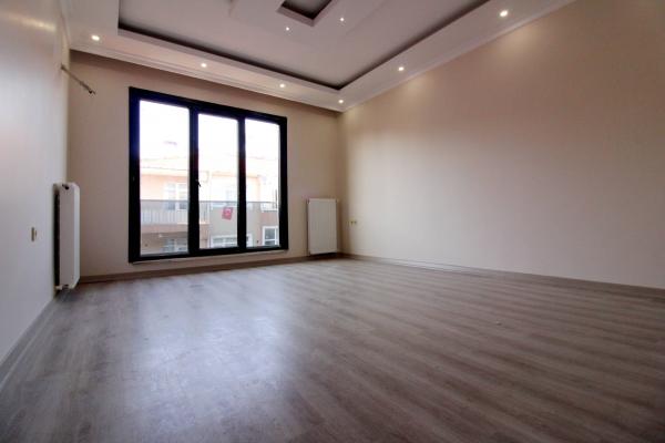 Home Vizyon 'dan  Bahçelievler Şirinevler Merkezde Satılık Lüx 4+1 Dublex Daire.