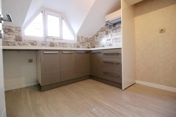 Home Vizyon 'dan Bahçelievler Yenibosna Satılık Site İçinde Lüx Sıfır 4+2 Dublex Daire.