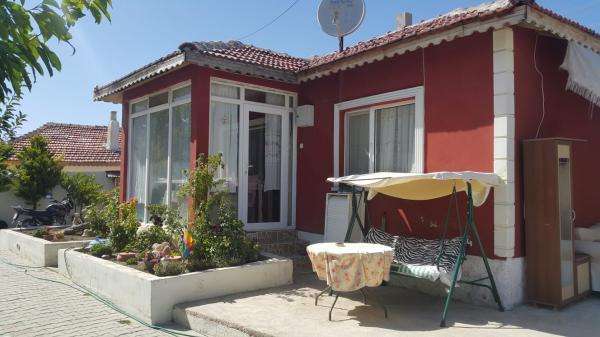 KIRKLARELİ'DE MÜKEMMEL NİTELİKTE BAHÇELİ MÜSTAKİL EV