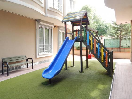 Home Vizyon 'dan Bahçelievler Yenibosna Radar Site İçinde Satılık Geniş 3+1 Daire.