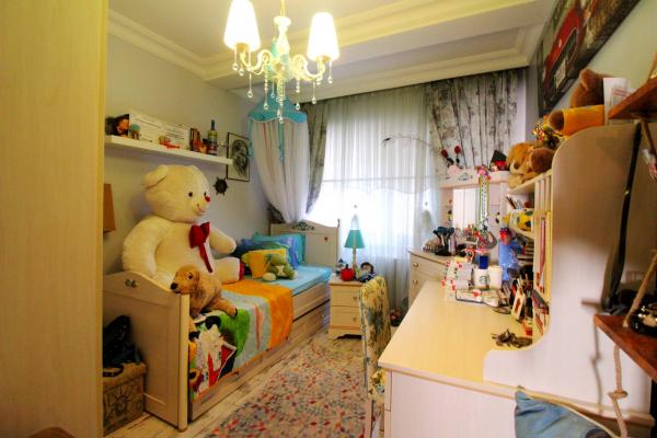 Home Vizyon 'dan Bahçelievler Yenibosna Radar Satılık Ferah Daire.