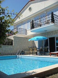 ÇEŞME ALAÇATI DA UYGUN VE ÖZEL FİYATIYLA VİLLA