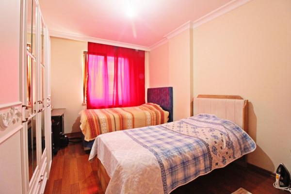 Home Vizyon 'dan Bahçelievler Yenibosna Satılık OTOPARKLI Lüx 2+1 Daire.