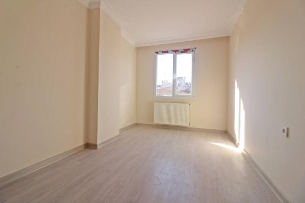 Home Vizyon 'dan Bahçelievler Satılık Otoparklı Çok Geniş 6+2 Dublex Daire.