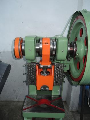 SATILIK 15 TON REVİZYONLU EKSANTRİK PRES