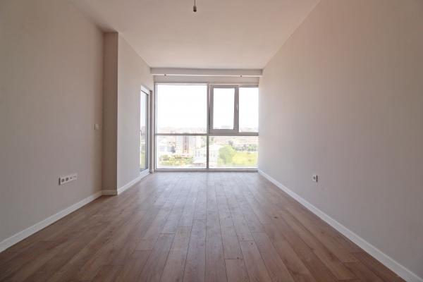 Home Vizyon 'dan Bahçelievler Yenibosna Site İçinde Satılık 1+1 Daire.