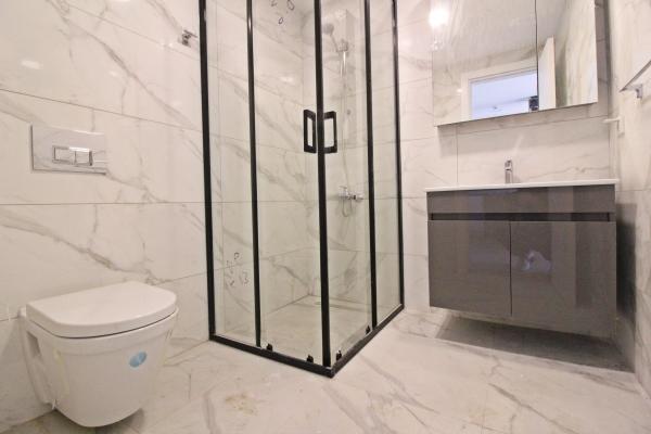Home Vizyon 'dan Bahçelievler Yenibosna Site İçinde Satılık 1+1 Daire.