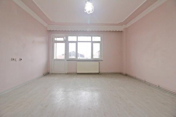 Home Vizyon 'dan Bayrampaşa Yıldırım Mh. Satılık Cadde Üstü Geniş 3+1 Daire.