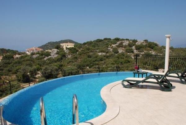 Antalya Kaş'ta Eşsiz manzaralı Özel havuzlu Kiralık Villa