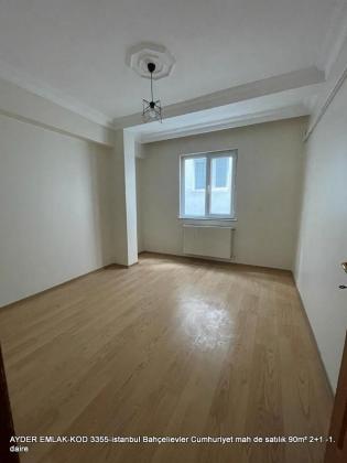 istanbul Bahçelievler Cumhuriyet mah de satılık 90m² 2+1 -1.daire