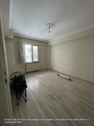 istanbul Bahçelievler Cumhuriyet mah de satılık 85m² 2+1 -yüksek giriş.daire