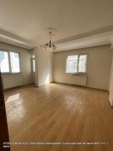 istanbul Bahçelievler Cumhuriyet mah de satılık 90m² 2+1 -1.daire