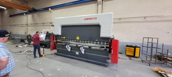 CONFORT 4100mm 270 Ton 3 Eksen Cnc LİNDA Machine Abkant Pres