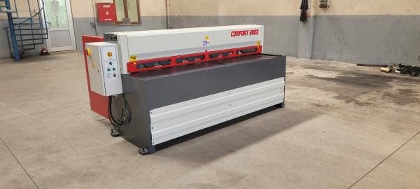 LRGM 2050 x 6mm Rediktörlü LİNDA Machine Marka Giyotin Makas