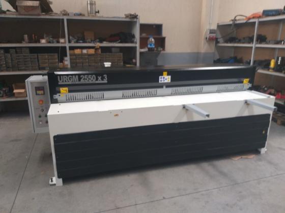 LRGM 2550 x 3mm Rediktörlü LİNDA Machine Marka Giyotin Makas