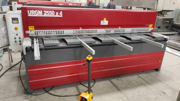 LRGM 2550 x 4mm  Rediktörlü Giyotin Makas LİNDA MACHİNE - Guillotine Machines