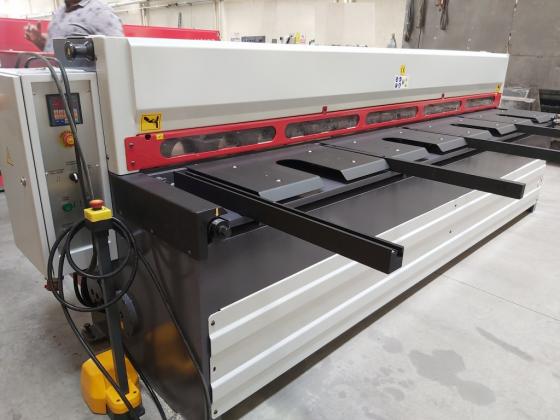 LRGM Rediktörlü Giyotin Makas - Guillotine Machines