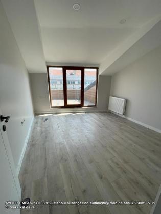 sultançifliği mah de satılık 250m² -5+2-dubleks kat daire