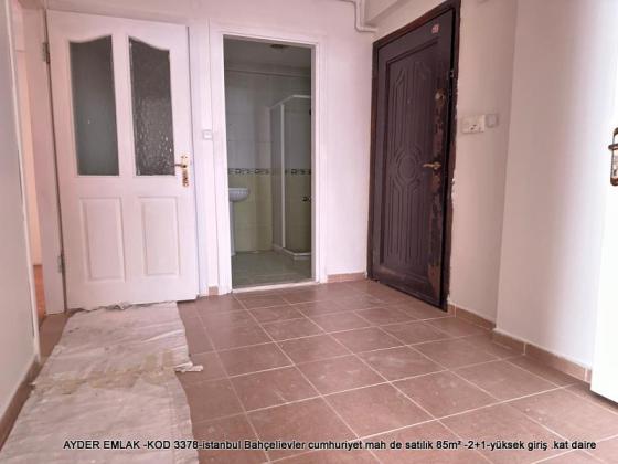 istanbul Bahçelievler cumhuriyet mah de satılık 85m² -2+1-yüksek giriş .kat daire
