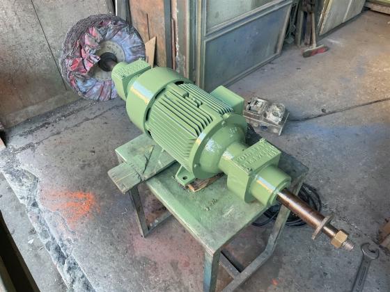 POLMAK MARKA 5,5 HP POLİSAJ MOTORU