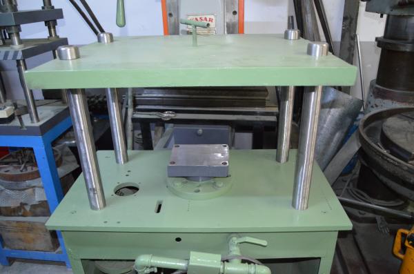 20 TON 60 X 60 HİDROLİK PRES