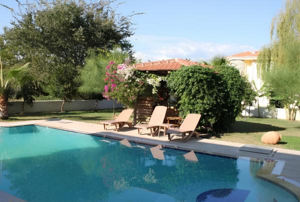 Çeşme Merkezde Müstakil Kiralık Villa
