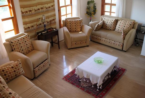 Çeşme Merkezde Müstakil Kiralık Villa