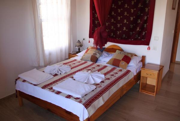 Çeşme Merkezde Müstakil Kiralık Villa