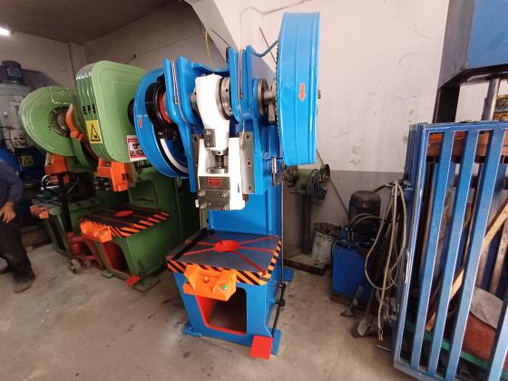 60 TON AKTAŞ MARKA EKSANTRİK PRES