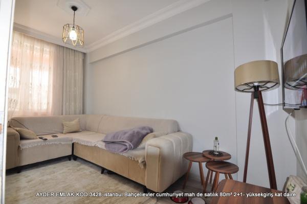 istanbul Bahçelievler cumhuriyet mah de satılık 80m² 2+1- yüksekgiriş.kat daire