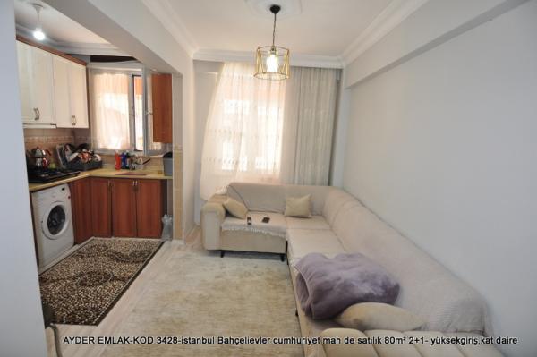istanbul Bahçelievler cumhuriyet mah de satılık 80m² 2+1- yüksekgiriş.kat daire