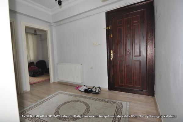 istanbul Bahçelievler cumhuriyet mah de satılık 80m² 2+1- yüksekgiriş.kat daire