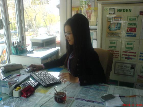 BAYAN STAJYER BİLGİSAYAR ŞİRKETİNE
