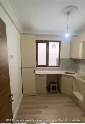 istanbul Arnavutköy  merkez  mah de satılık 130m² 3+1 –1.kat daire