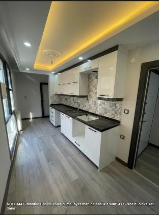 istanbul Bahçelievler cumhuriyet mah de satılık 180m² 4+1- sıfır dubleks.kat daire