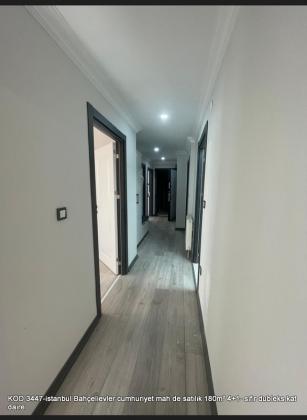 istanbul Bahçelievler cumhuriyet mah de satılık 180m² 4+1- sıfır dubleks.kat daire