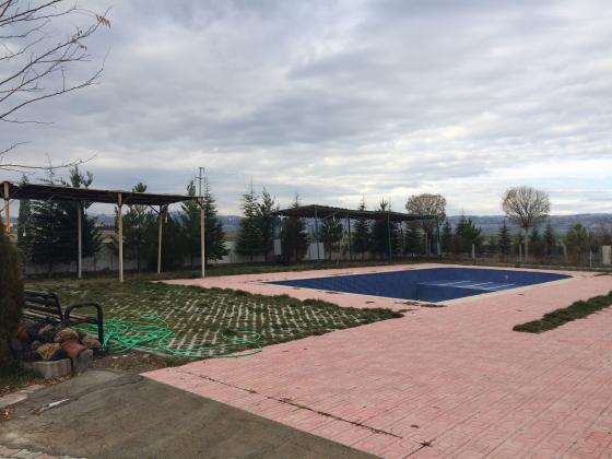 SATILIK ÇOK KULLANIŞLI VİLLA VE ARSASI