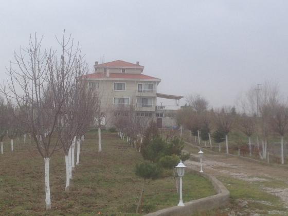 SATILIK ÇOK KULLANIŞLI VİLLA VE ARSASI