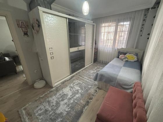 istanbul Bahçelievler cumhuriyet mah de satılık 88m² 2+1- yüksekgiriş.kat daire