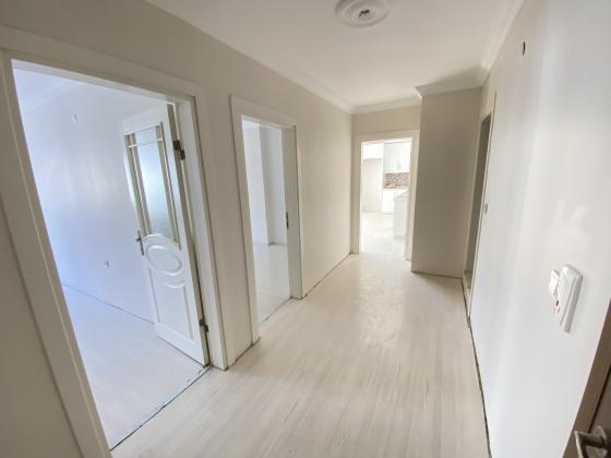 Ürkmez De Çarşı Merkezinde Denize 150M2 Satılık 2+1 Daire