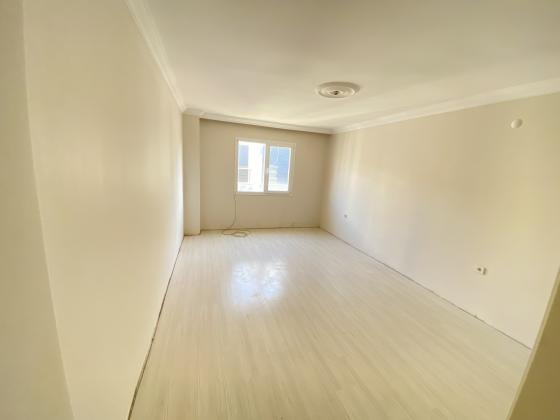 Ürkmez De Çarşı Merkezinde Denize 150M2 Satılık 2+1 Daire