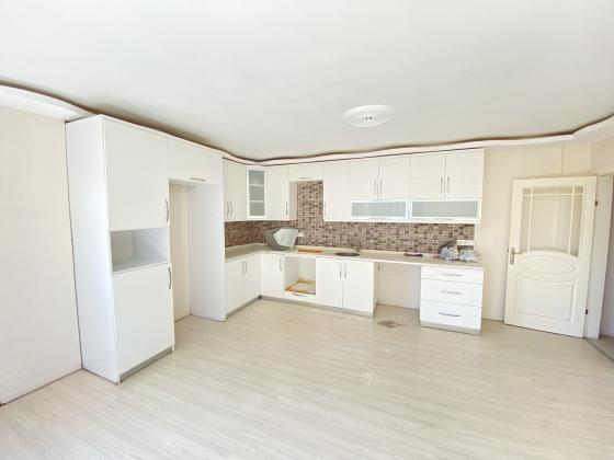 Ürkmez De Çarşı Merkezinde Denize 150M2 Satılık 2+1 Daire