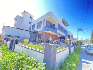 Doğanbey De Denize Çok Yakın Müstakil Satılık 3+1 Villa