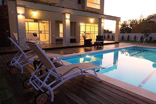 IZMIR CESME DE HAFTALIK KİRALIK ÖZEL HAVUZLU DUBLEX VİLLA