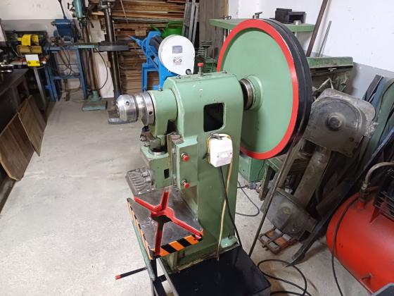 10 TON ARKADAN VOLANT PRES
