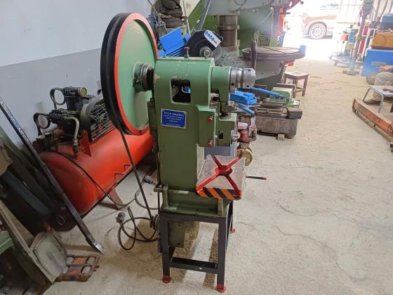 10 TON ARKADAN VOLANT PRES