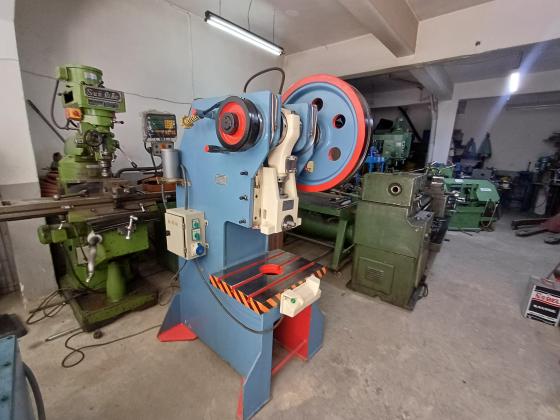35 TON ÇELİK GÖVDE EKSANTERİK PRES