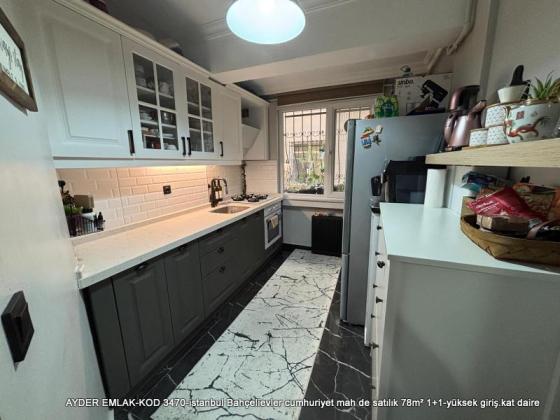 Bahçelievler cumhuriyet mah de satılık 78m² 1+1-yüksek giriş.kat daire
